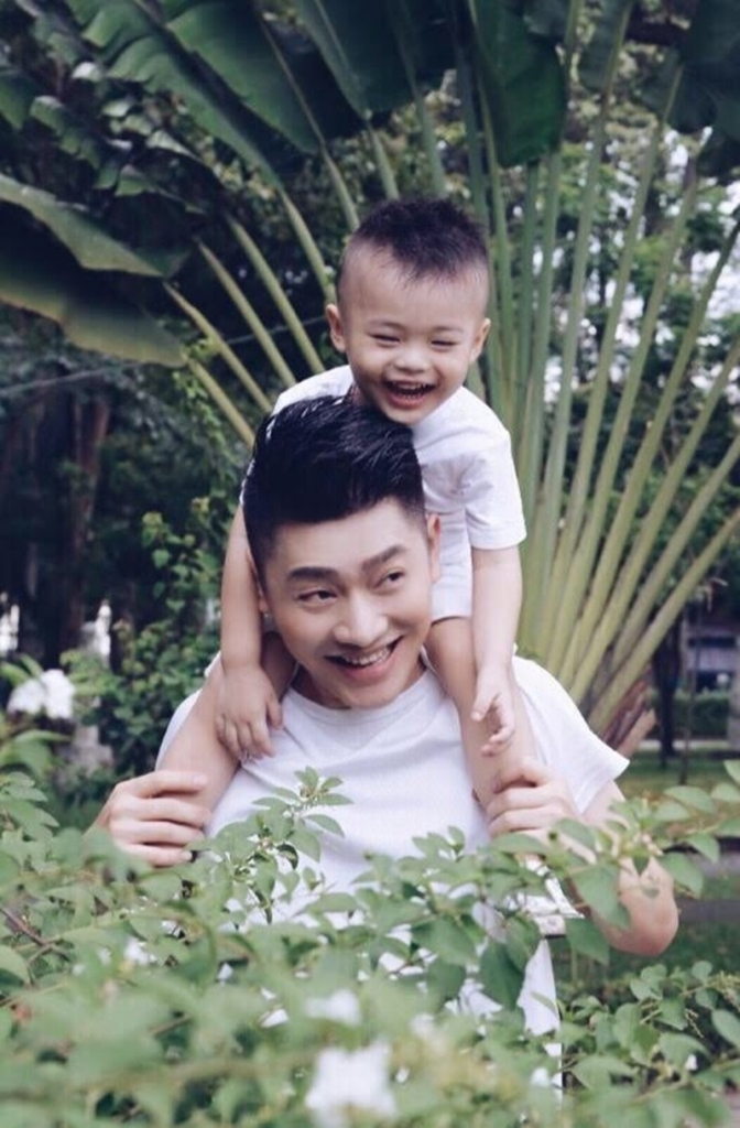 lo dien con trai sieu dang yeu cua en vang tuan anh