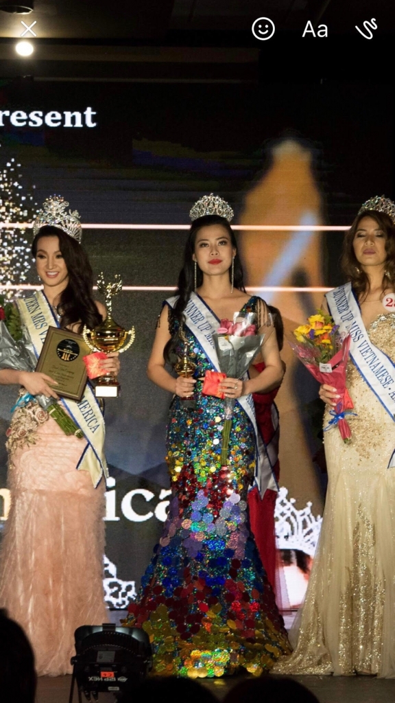 phu nhan mc en vang tuan anh doat danh hieu a hau 1 hoa hau phu nhan the gioi nguoi viet 2017