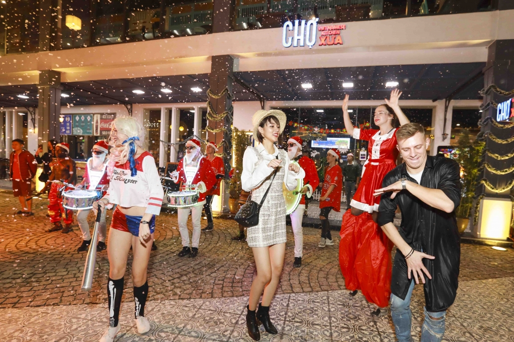 phi phuong anh bi mat den da nang don giang sinh