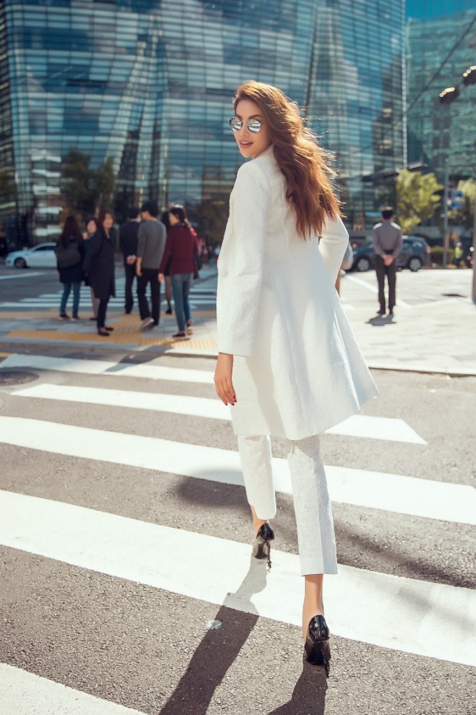 pham huong dua thoi trang elise toa sang tai seoul