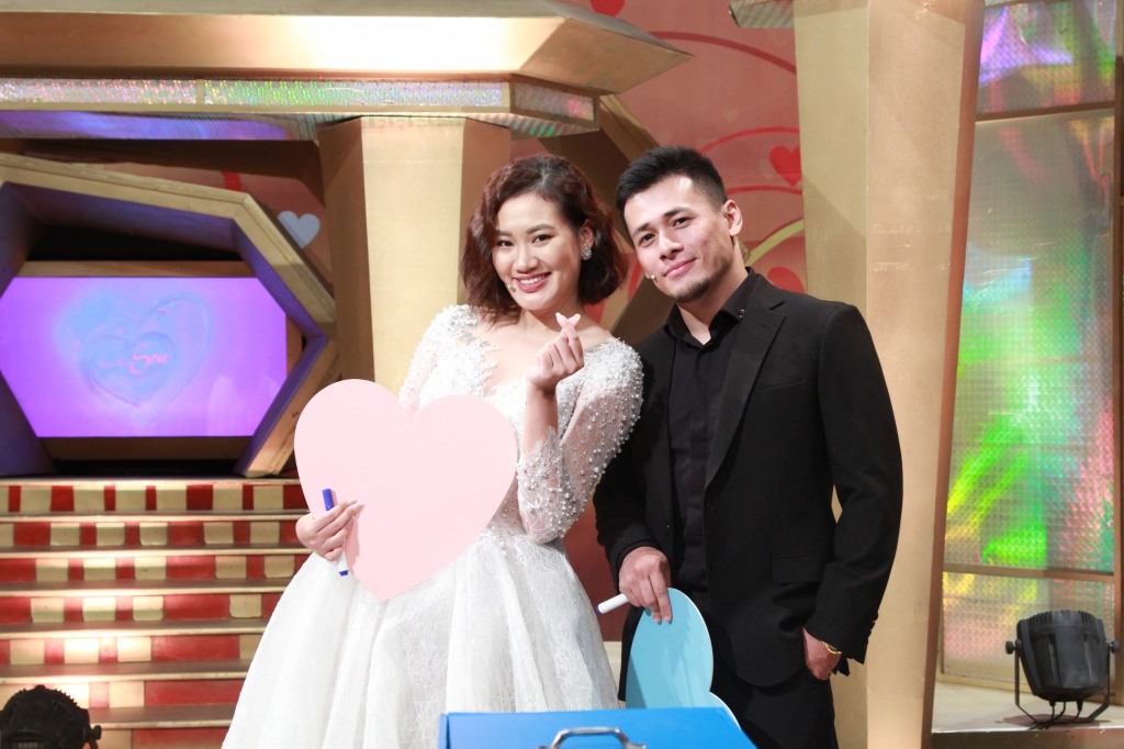 tung min vach mat pong chuan tren song truyen hinh