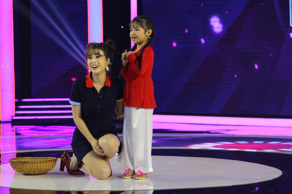 biet tai ti hon chan dung co be 7 tuoi duoc tran thanh uu ai goi la kieu oanh phien ban nhi