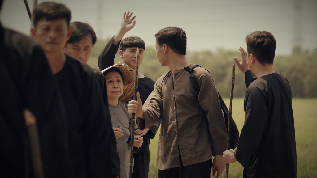 khuu huy vu ra mat mv day nuoc mat ve tinh mau tu nhan dip 83