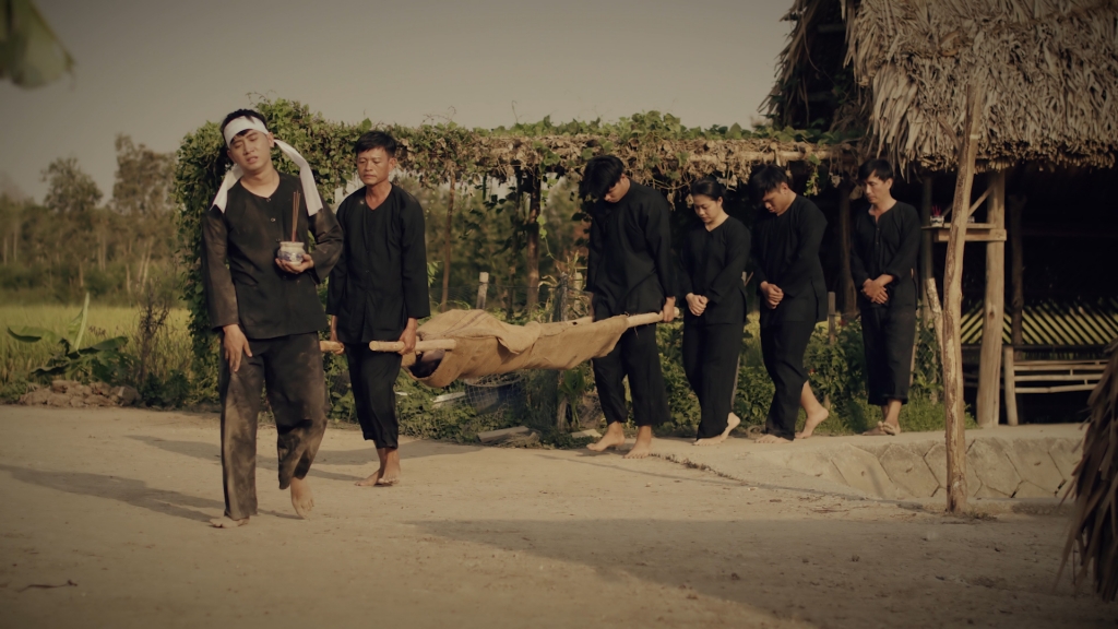 khuu huy vu ra mat mv day nuoc mat ve tinh mau tu nhan dip 83