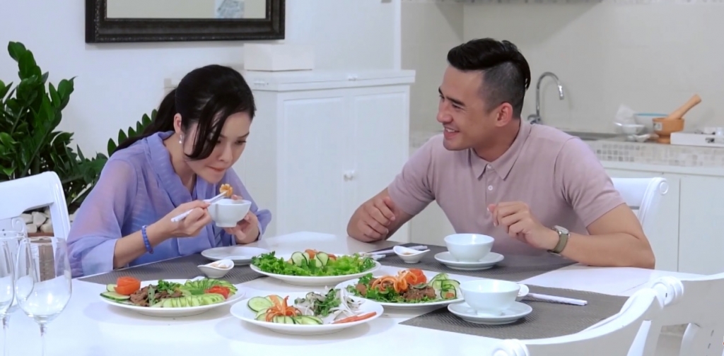 vi trai dep luong the thanh duong cam lynh bat chap nguy hiem trong ngu hoi tan hy